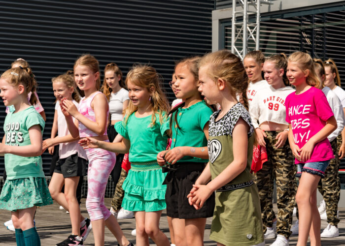 DANCE